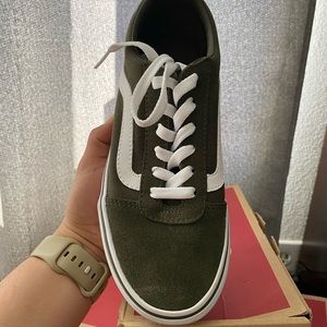 Ward- (suede canvas) Olive Vans